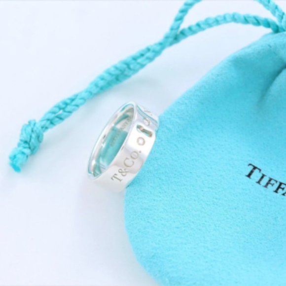 MINT!! Stunning Tiffany & Co. Sterling Silver Diamond Keyhole Ring - Picture 2 of 5